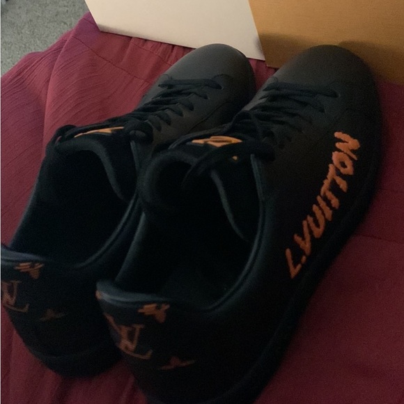 These are Louis Vuitton shoes, men’s size 8. Only worn once. - Picture 5 of 9